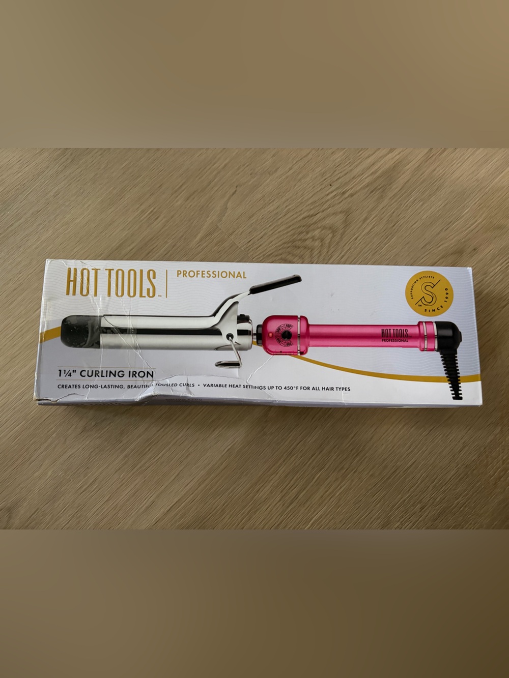 Hot Tools Professional Fast Heat Up Titanium Curling Iron/Wand 1 1/4 Inches NEW